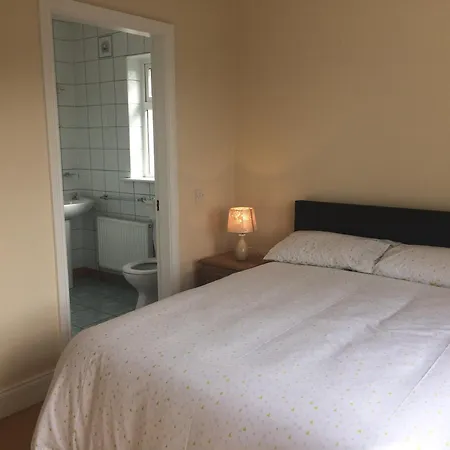 3 Bedroom To Sleep 7 With Stunning Views Of The Sheen River And Falls Kenmare