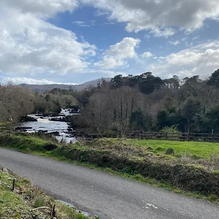 3 Bedroom To Sleep 7 With Stunning Views Of The Sheen River And Falls Feriehus *