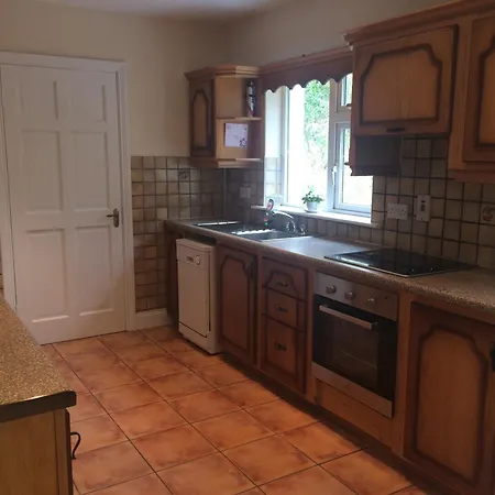 3 Bedroom To Sleep 7 With Stunning Views Of The Sheen River And Falls *