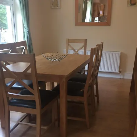 3 Bedroom To Sleep 7 With Stunning Views Of The Sheen River And Falls Feriehus